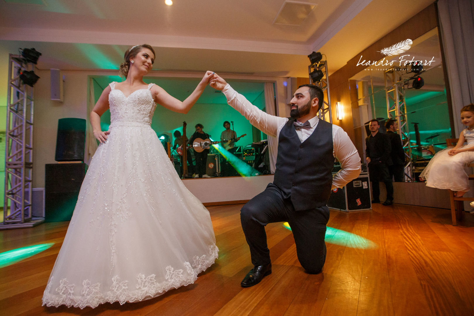 Foto JESSICA + PYTER WEDDING DAY Foto JESSICA + PYTER WEDDING DAY - Imagem 37