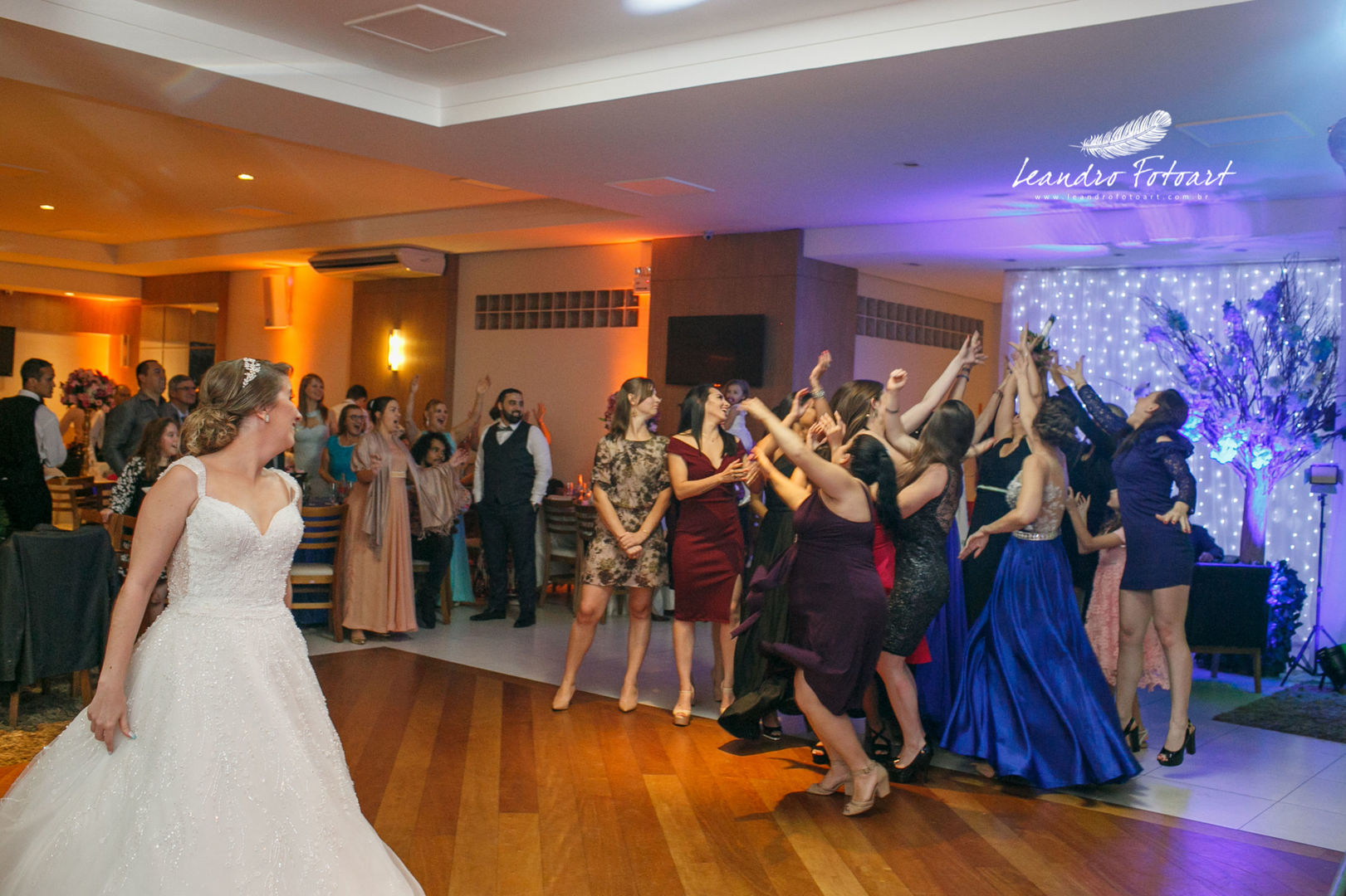 Foto JESSICA + PYTER WEDDING DAY Foto JESSICA + PYTER WEDDING DAY - Imagem 34