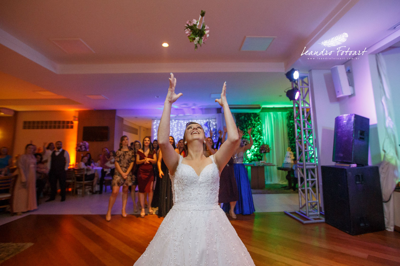 Foto JESSICA + PYTER WEDDING DAY Foto JESSICA + PYTER WEDDING DAY - Imagem 33